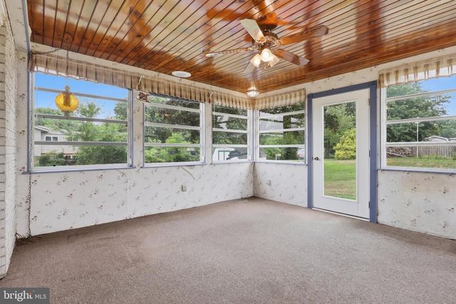 5893 AMBAU RD, Spring Grove, PA 17362