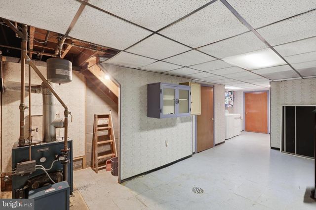 5893 AMBAU RD, Spring Grove, PA 17362