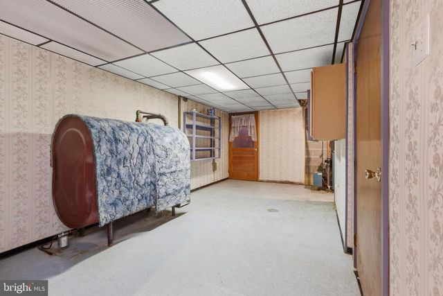 5893 AMBAU RD, Spring Grove, PA 17362