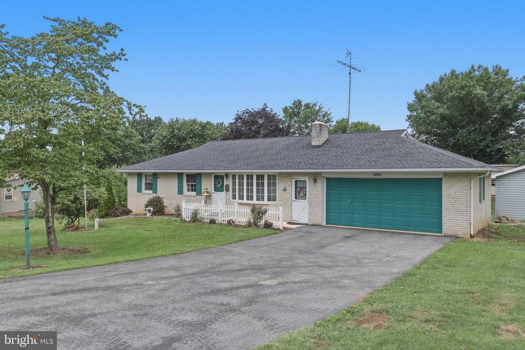 5893 AMBAU RD, Spring Grove, PA 17362