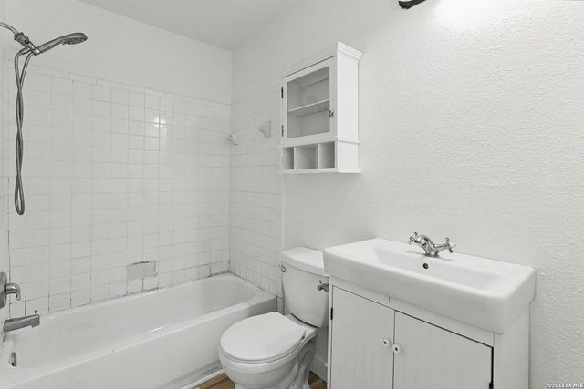 5543 Christina Path, San Antonio, TX 78247