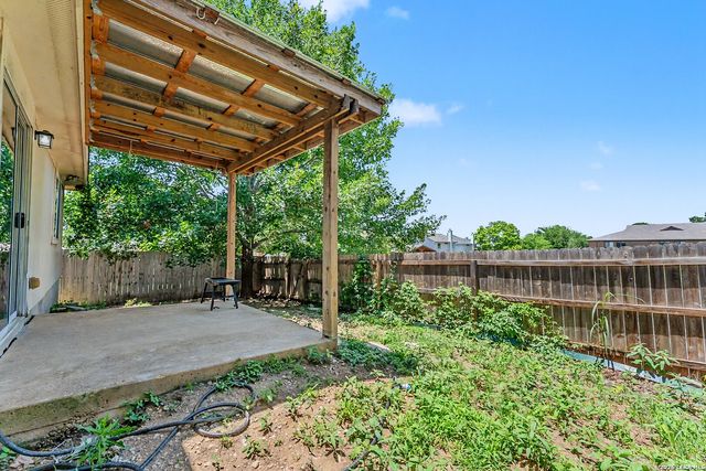 5543 Christina Path, San Antonio, TX 78247