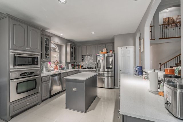 5243 W Cove Way, Grand Prairie, TX 75052