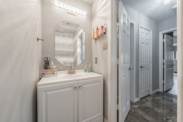 5243 W Cove Way, Grand Prairie, TX 75052