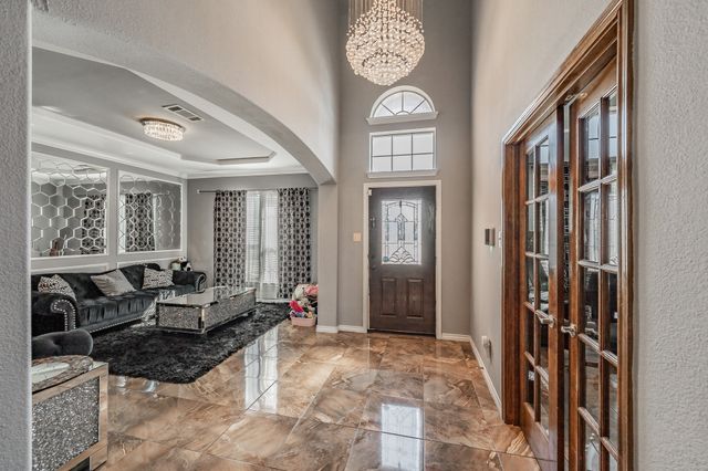 5243 W Cove Way, Grand Prairie, TX 75052