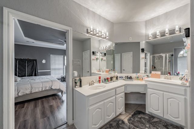 5243 W Cove Way, Grand Prairie, TX 75052