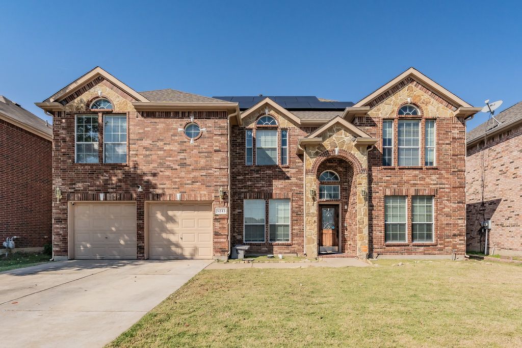 5243 W Cove Way, Grand Prairie, TX 75052