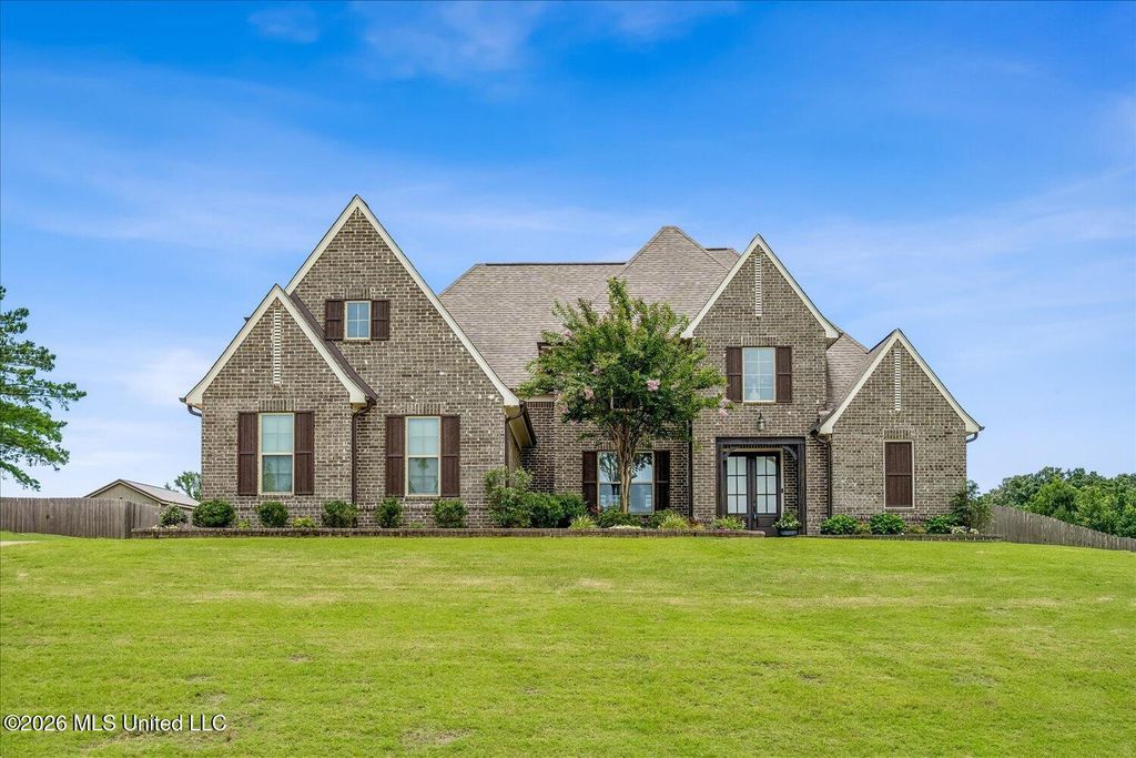 3941 Summer Pointe Drive, Olive Branch, MS 38654