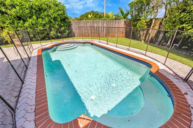 16000 SW 91st Ct, Palmetto Bay, FL 33157