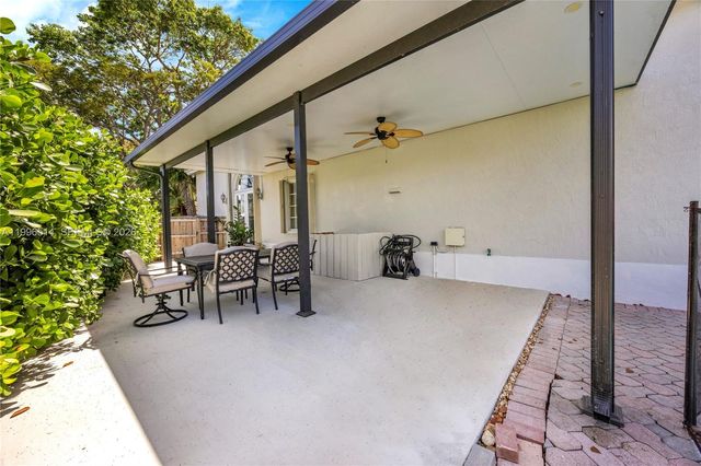 16000 SW 91st Ct, Palmetto Bay, FL 33157