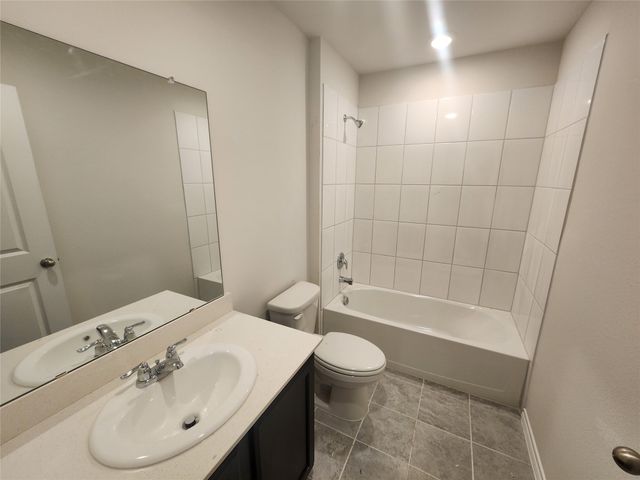 1210 Breezy Oak Drive, Nevada, TX 75173
