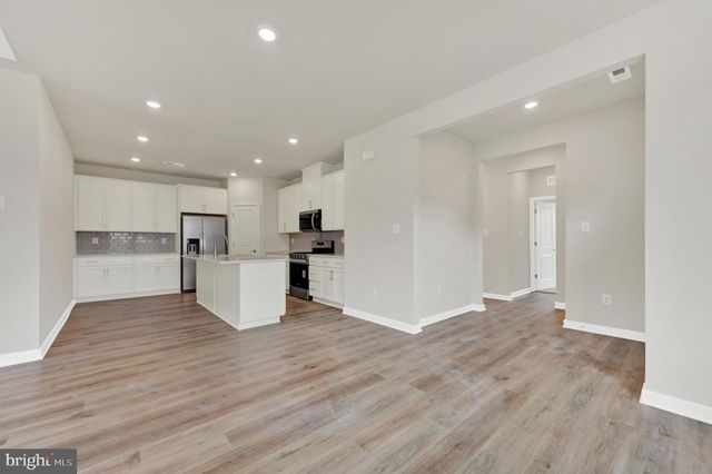 1163 RESORT BLVD, Dover, DE 19904