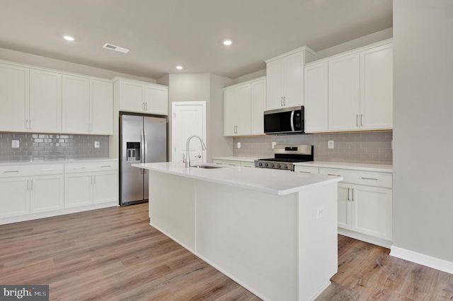 1163 RESORT BLVD, Dover, DE 19904