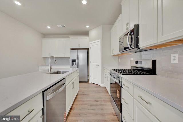 1163 RESORT BLVD, Dover, DE 19904