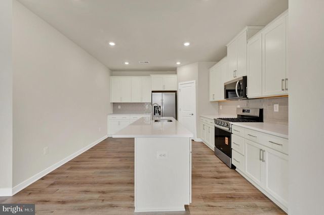 1163 RESORT BLVD, Dover, DE 19904