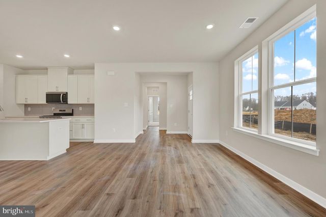 1163 RESORT BLVD, Dover, DE 19904