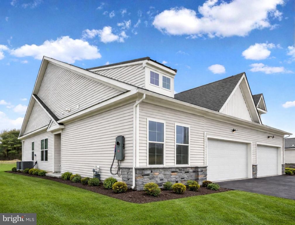 1163 RESORT BLVD, Dover, DE 19904