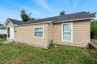 707 S 7th Street, Rogers, AR 72756