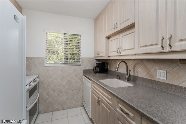 1100 Gulf Shore BLVD N 306, Naples, FL 34102