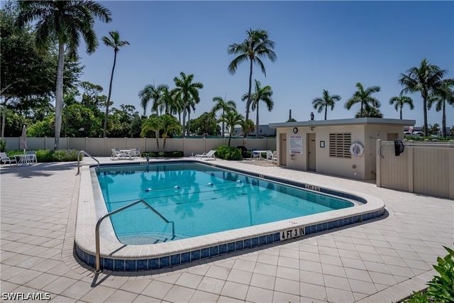 1100 Gulf Shore BLVD N 306, Naples, FL 34102