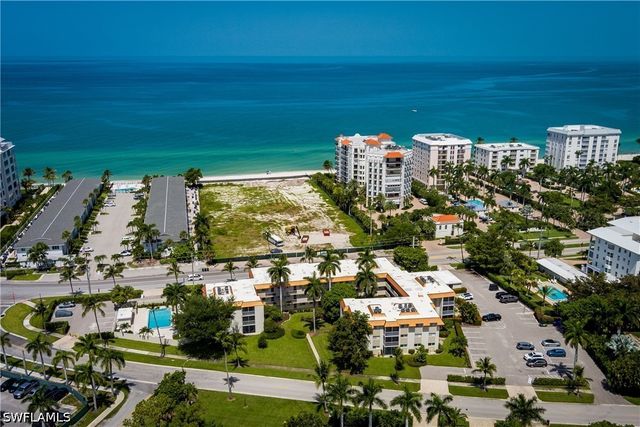 1100 Gulf Shore BLVD N 306, Naples, FL 34102