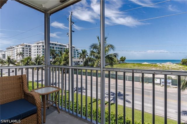 1100 Gulf Shore BLVD N 306, Naples, FL 34102