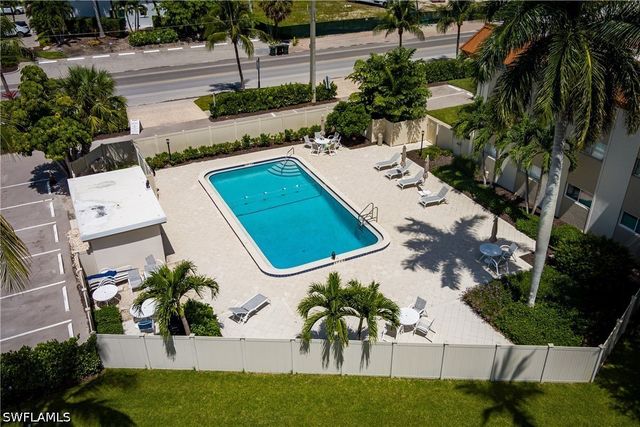 1100 Gulf Shore BLVD N 306, Naples, FL 34102