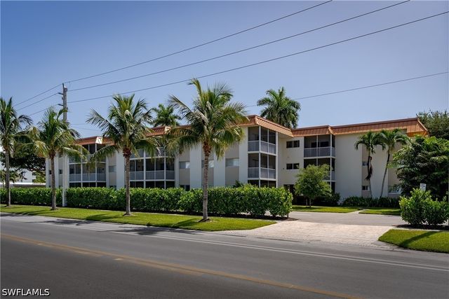 1100 Gulf Shore BLVD N 306, Naples, FL 34102