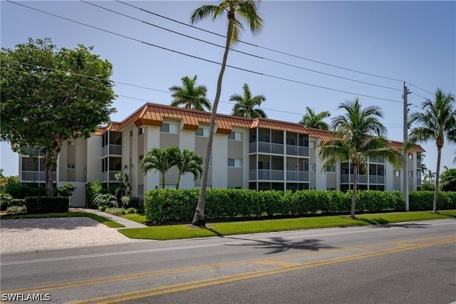 1100 Gulf Shore BLVD N 306, Naples, FL 34102