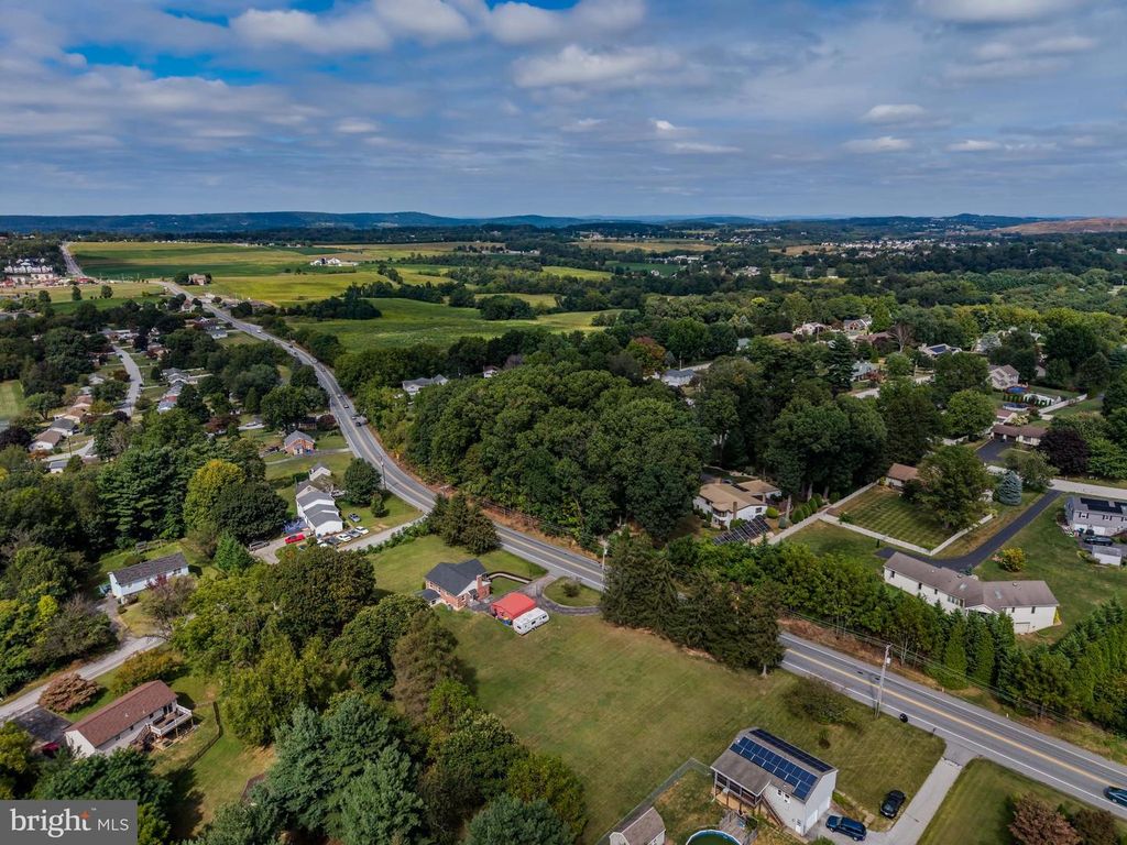 2740 CAPE HORN RD, Red Lion, PA 17356