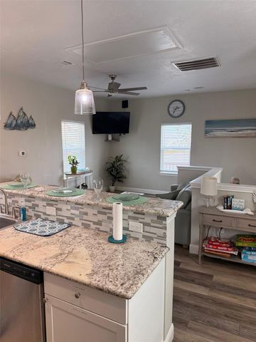 1401 12th Street, Galveston, TX 77550