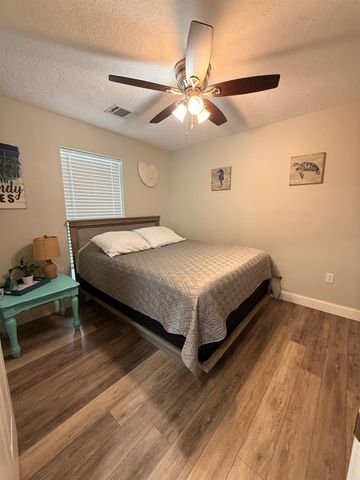 1401 12th Street, Galveston, TX 77550