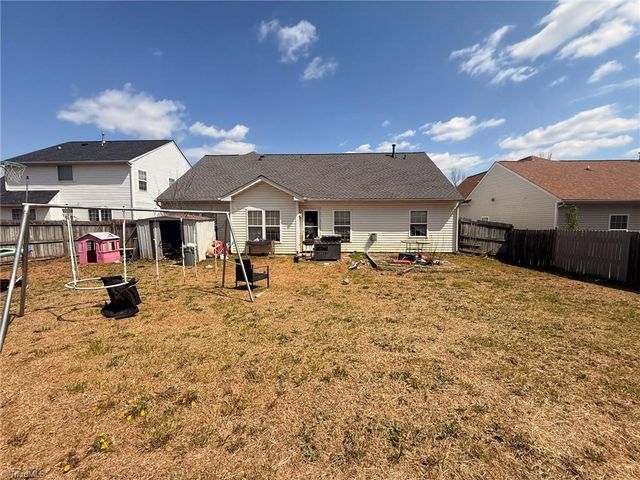 152 Scotland Ridge Drive, Winston-salem, NC 27107