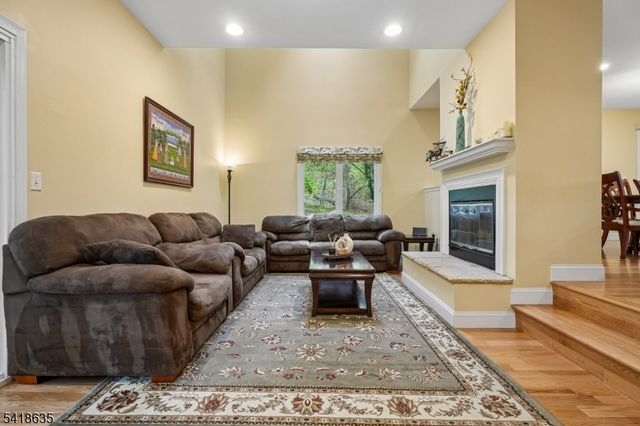 62 Blackburne Ter, West Orange Twp., NJ 07052