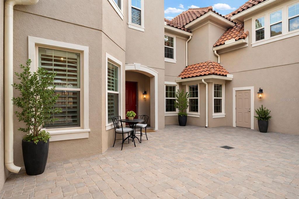 Image 9 of property listing at 7560 BLUE QUAIL LANE, Orlando, FL 32835