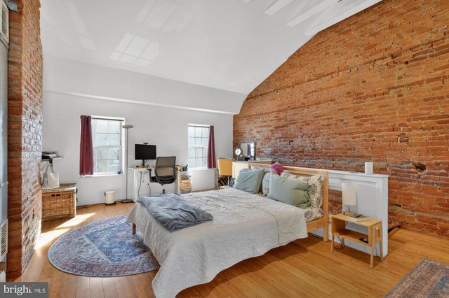 535 E GIRARD AVE, Philadelphia, PA 19125