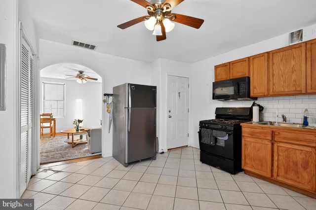 535 E GIRARD AVE, Philadelphia, PA 19125