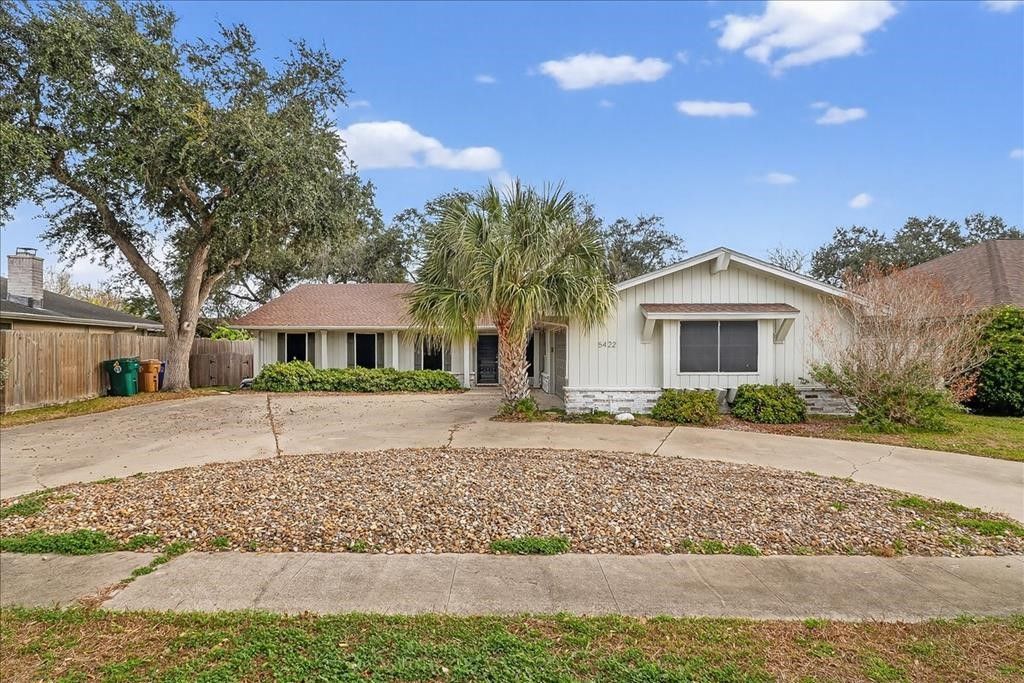 5422 Whitemarsh Dr, Corpus Christi, TX 78413 — exterior