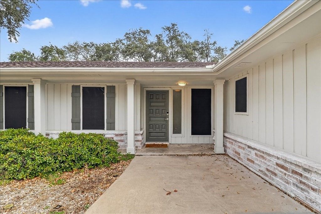5422 Whitemarsh Dr, Corpus Christi, TX 78413 — photo 2