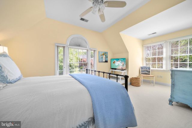 1090 MILL FIELD CT, Great Falls, VA 22066