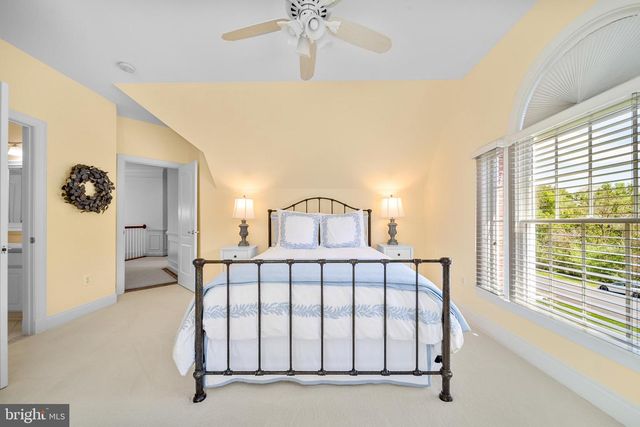 1090 MILL FIELD CT, Great Falls, VA 22066