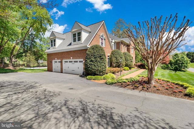 1090 MILL FIELD CT, Great Falls, VA 22066