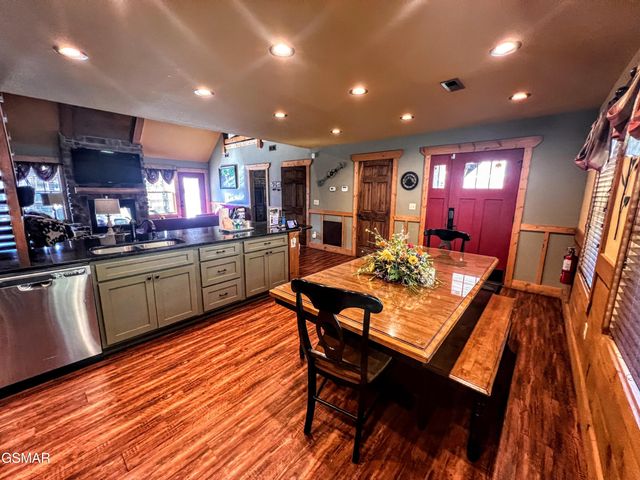 1117 Anastasia Way, Gatlinburg, TN 37738