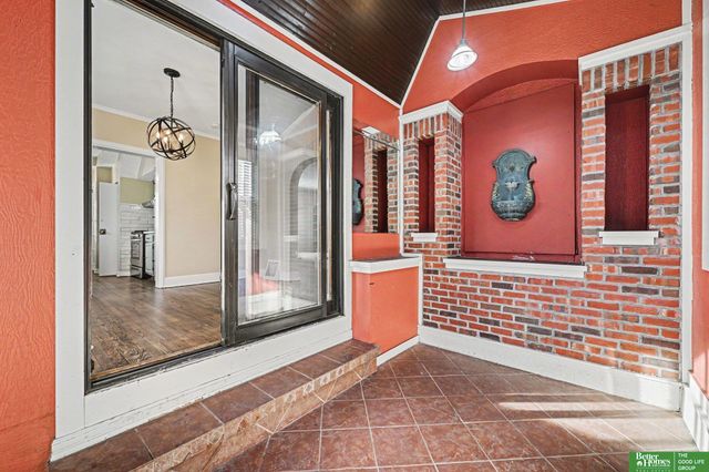 5855 William Street, Omaha, NE 68106