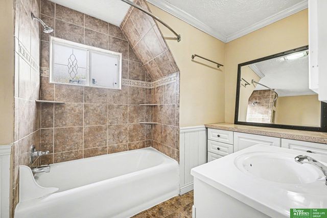 5855 William Street, Omaha, NE 68106