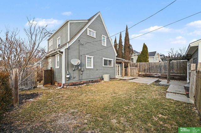 5855 William Street, Omaha, NE 68106