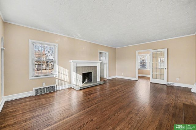 5855 William Street, Omaha, NE 68106