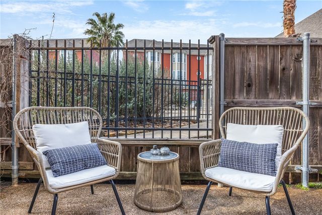 1198 Jones Butler Road 709, College Station, TX 77840