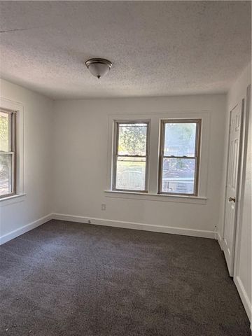 337 N 34th Street, Kansas City, KS 66102
