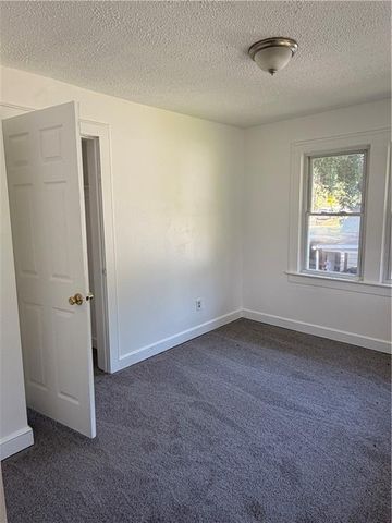337 N 34th Street, Kansas City, KS 66102